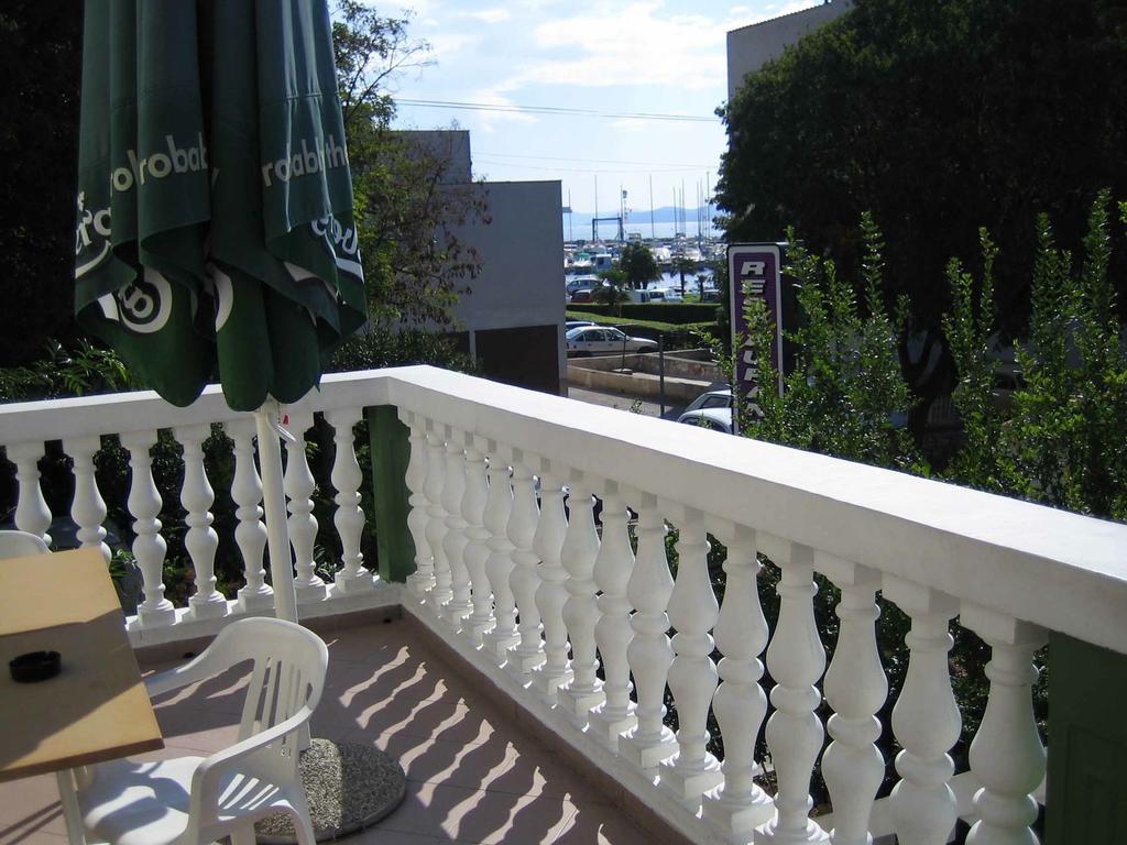 Apartment Alfirev Vodice Exteriör bild